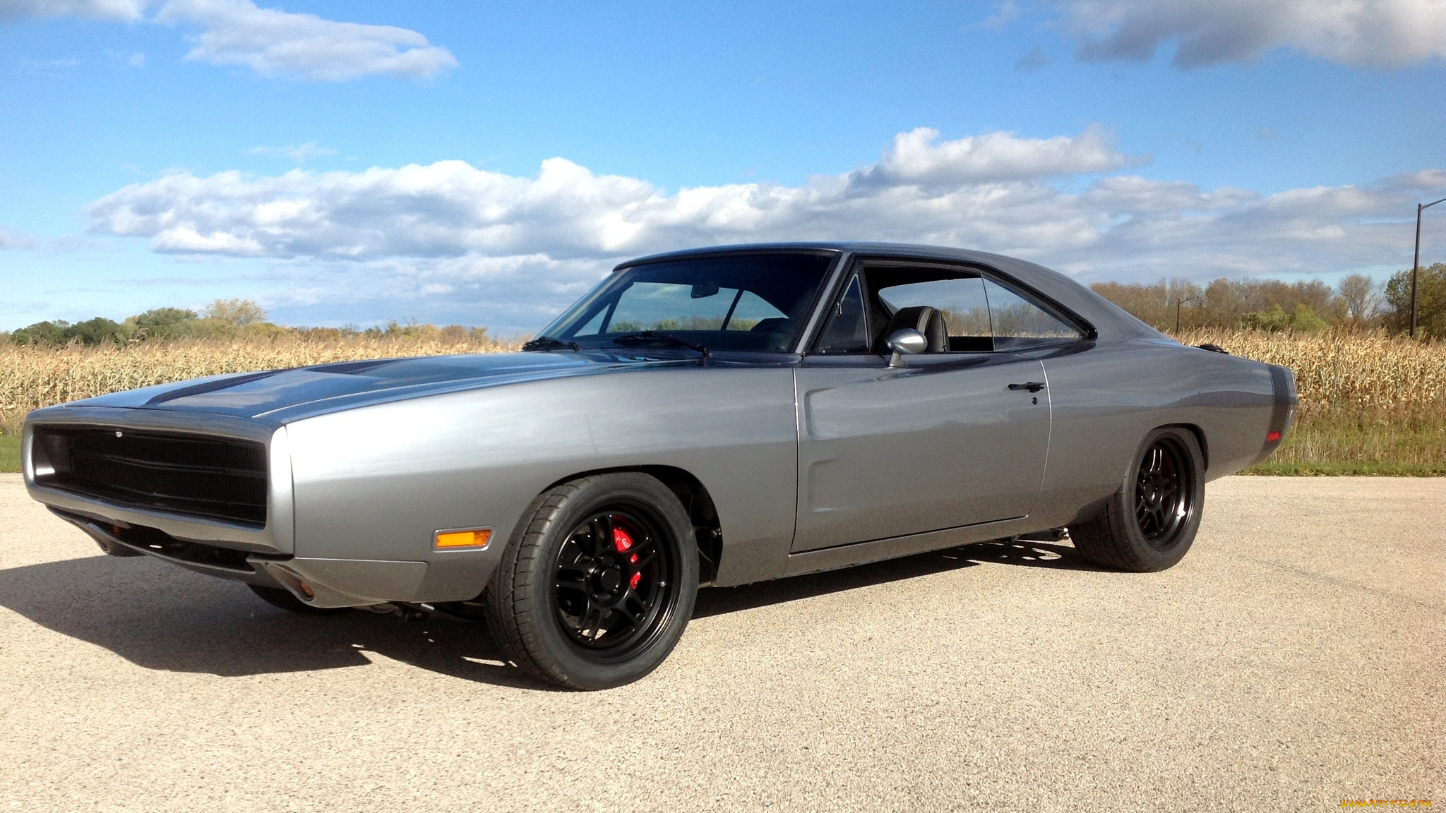 Dodge Charger 1970 сбоку